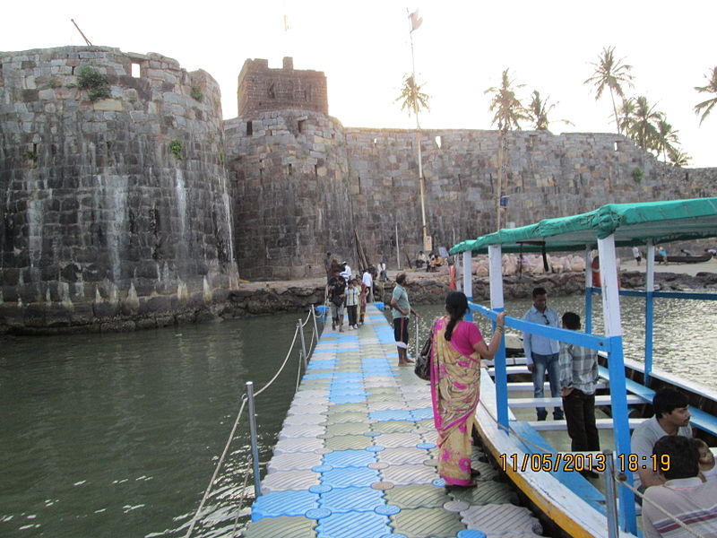 Entrance_Jetty_to_Sindhudurg_Fort.